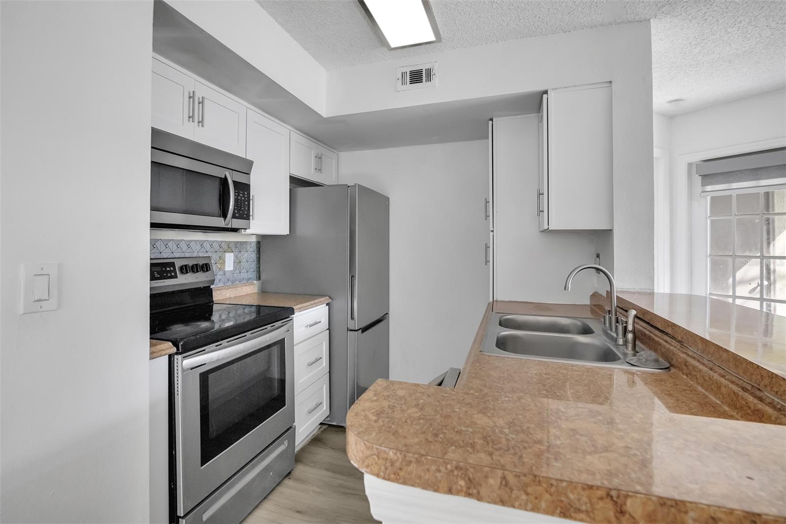 Image 10 of 31 For 413 Fountainhead Circle 132