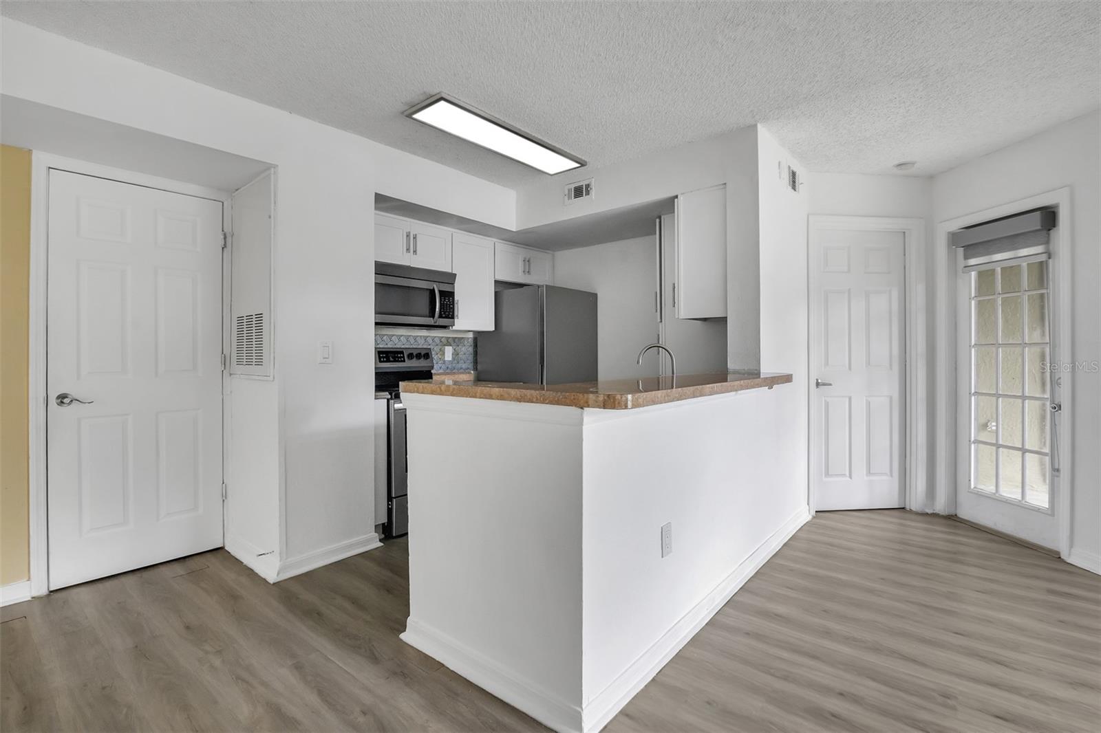 Image 12 of 31 For 413 Fountainhead Circle 132