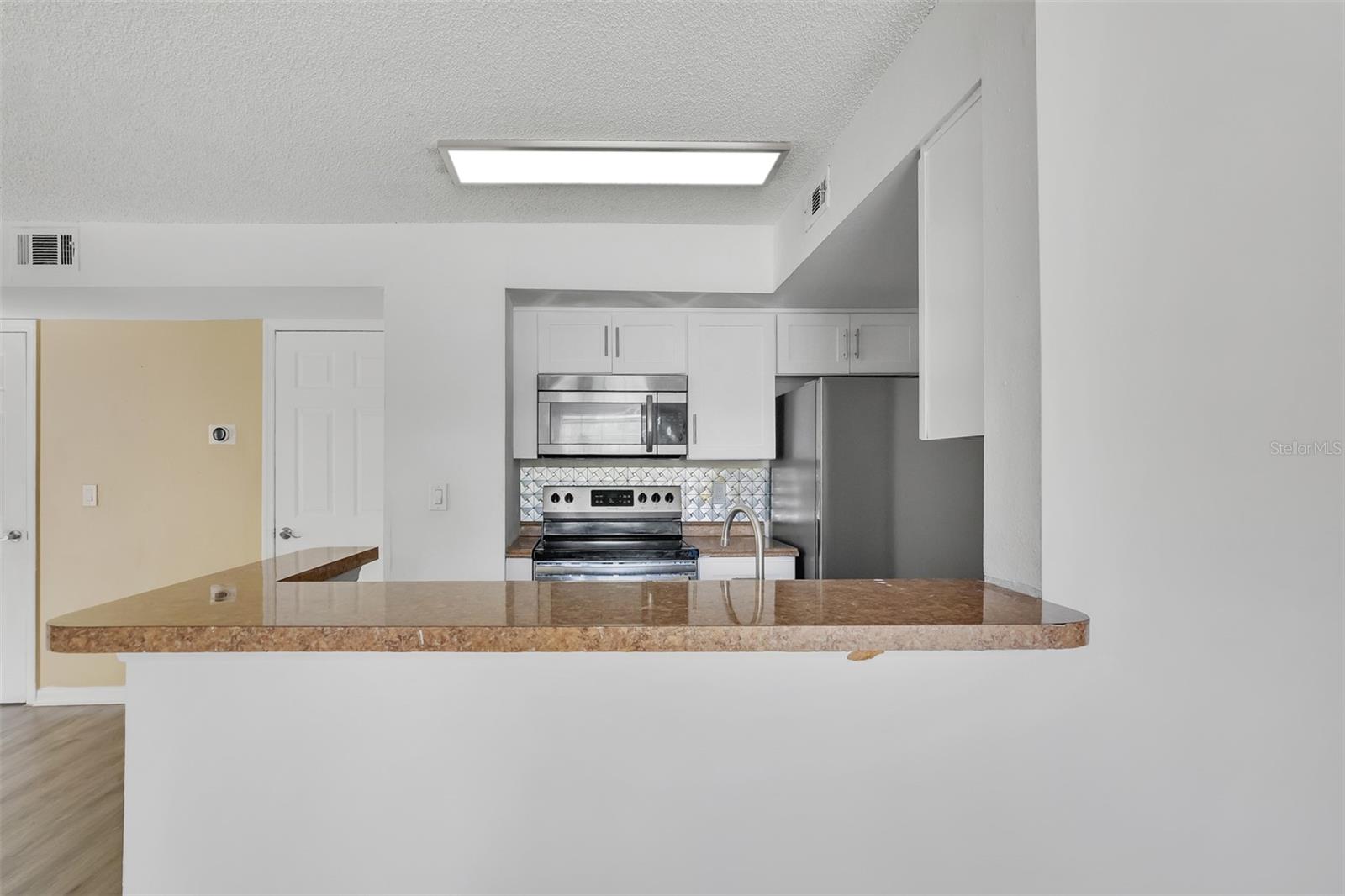 Image 13 of 31 For 413 Fountainhead Circle 132