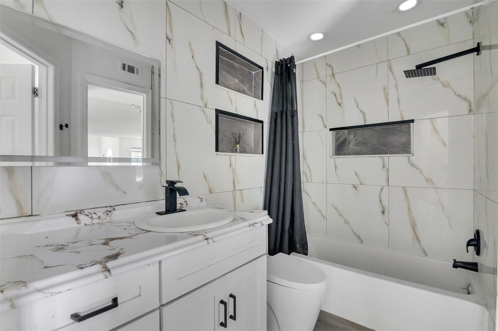 Image 17 of 31 For 413 Fountainhead Circle 132