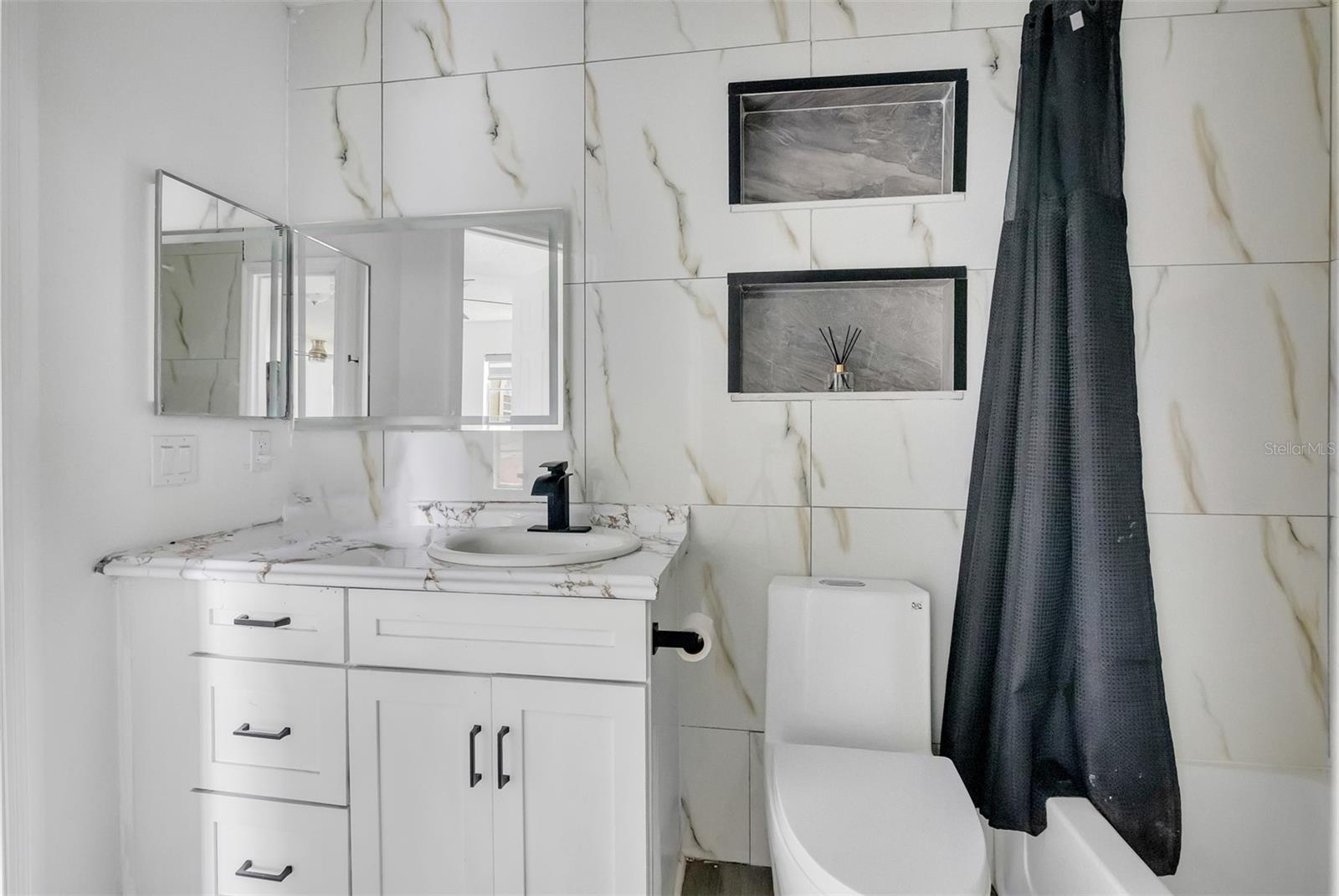 Image 18 of 31 For 413 Fountainhead Circle 132