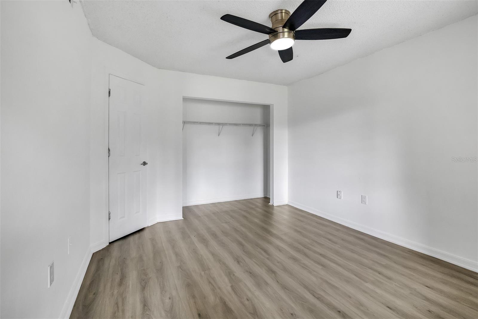 Image 21 of 31 For 413 Fountainhead Circle 132