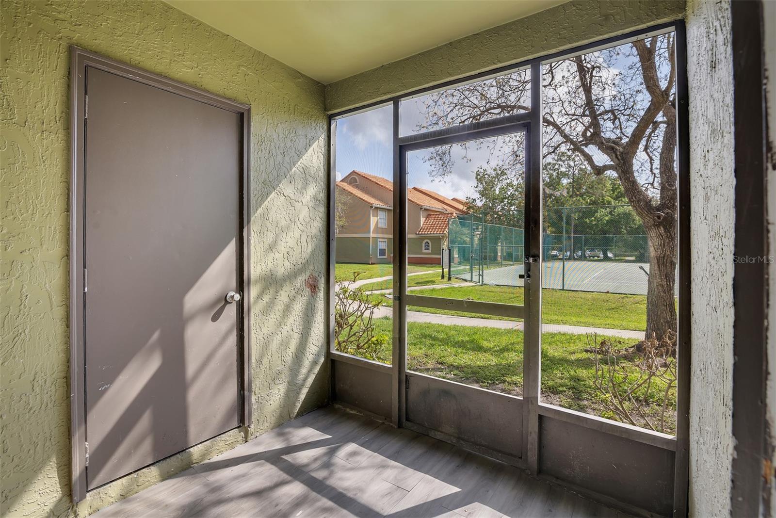 Image 24 of 31 For 413 Fountainhead Circle 132