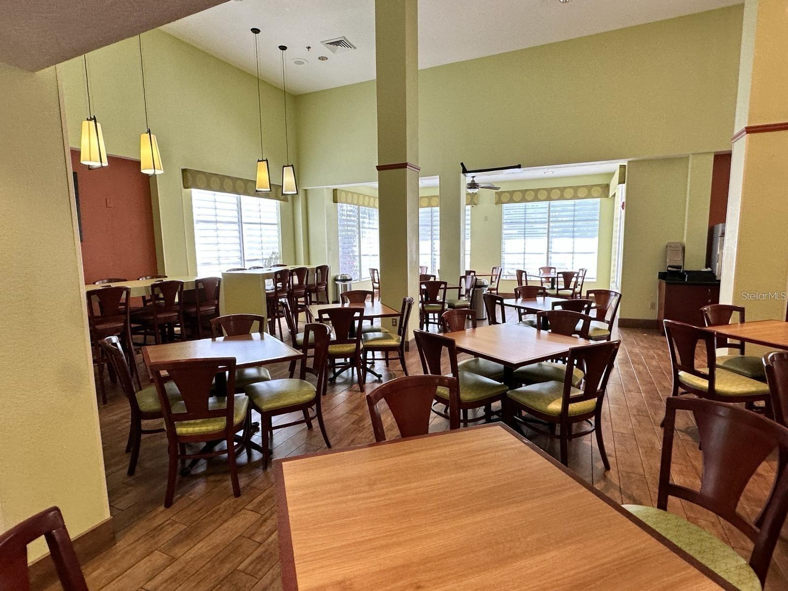 Image 11 of 17 For 3000 Maingate Lane 326