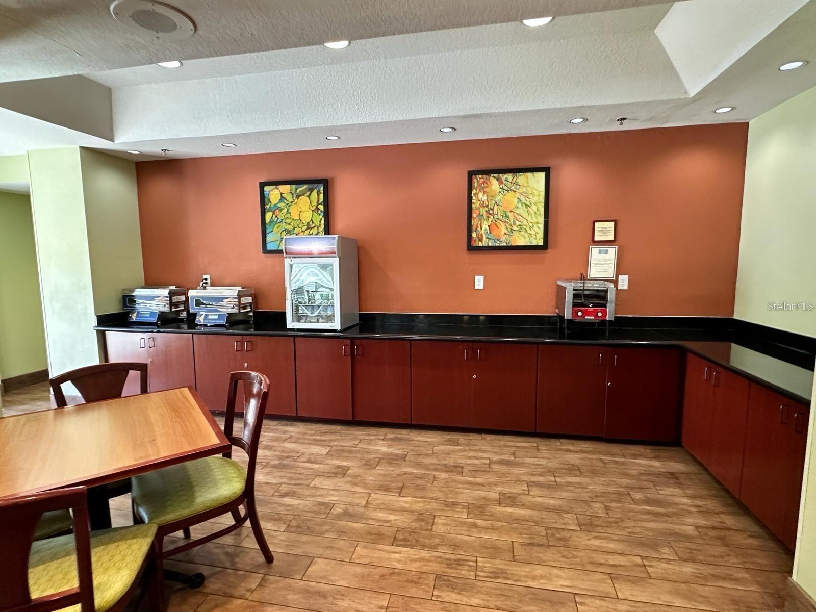 Image 13 of 17 For 3000 Maingate Lane 326