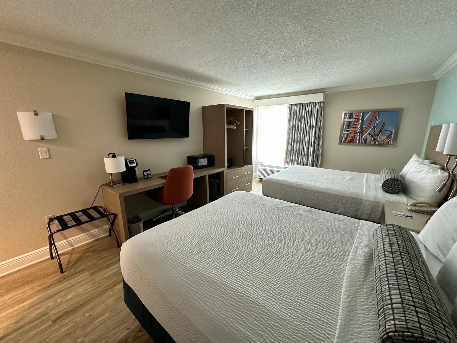 Image 6 of 17 For 3000 Maingate Lane 326