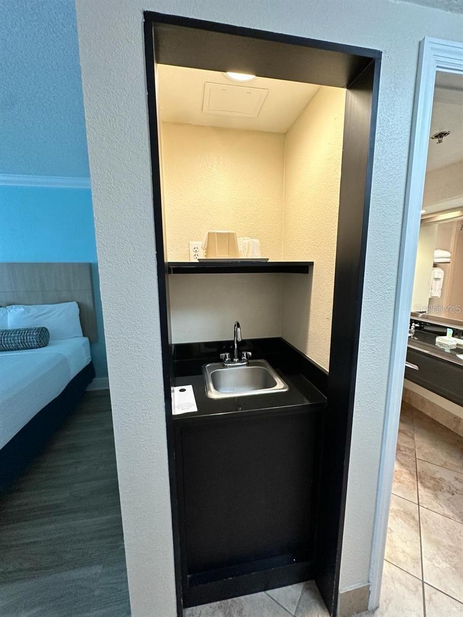 Image 8 of 17 For 3000 Maingate Lane 326