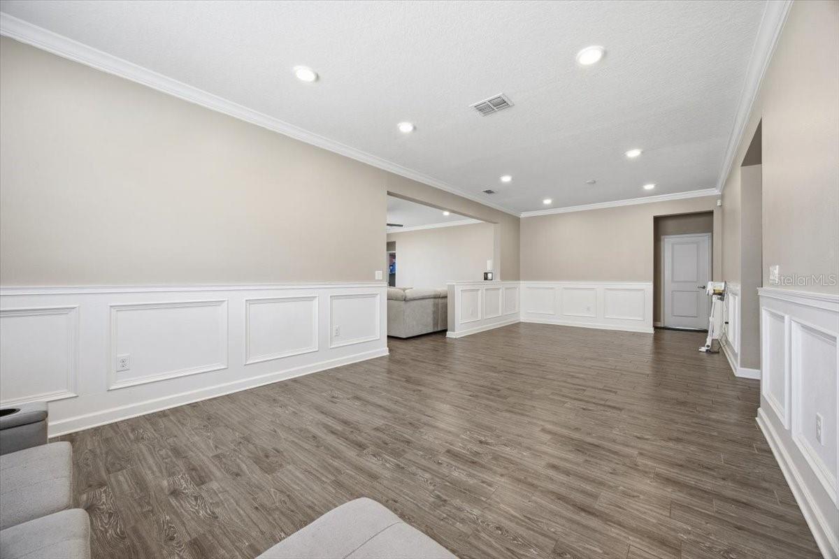 Image 11 of 43 For 4208 Cortland Drive