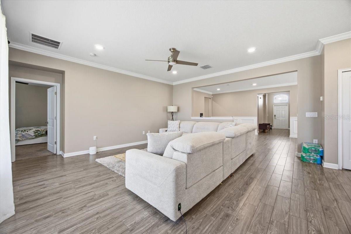 Image 24 of 43 For 4208 Cortland Drive