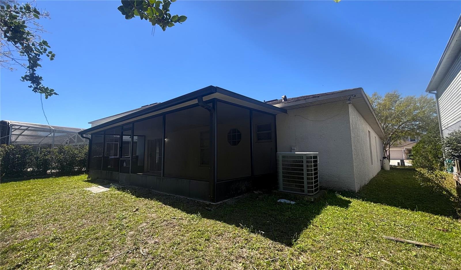 Image 16 of 25 For 10827 Laxton Street