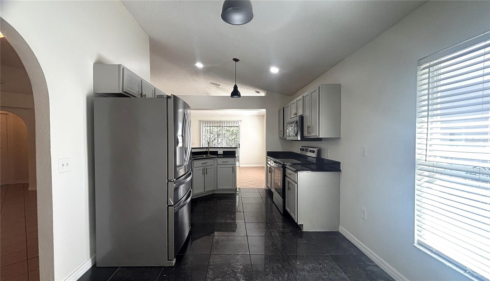 Image 3 of 25 For 10827 Laxton Street