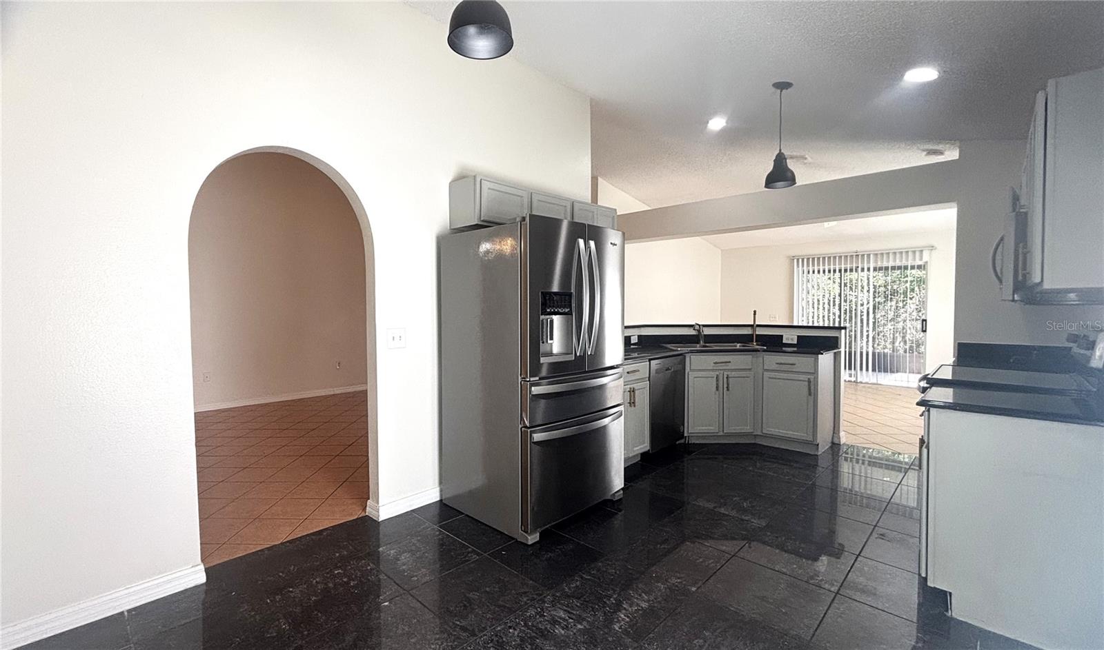 Image 4 of 25 For 10827 Laxton Street