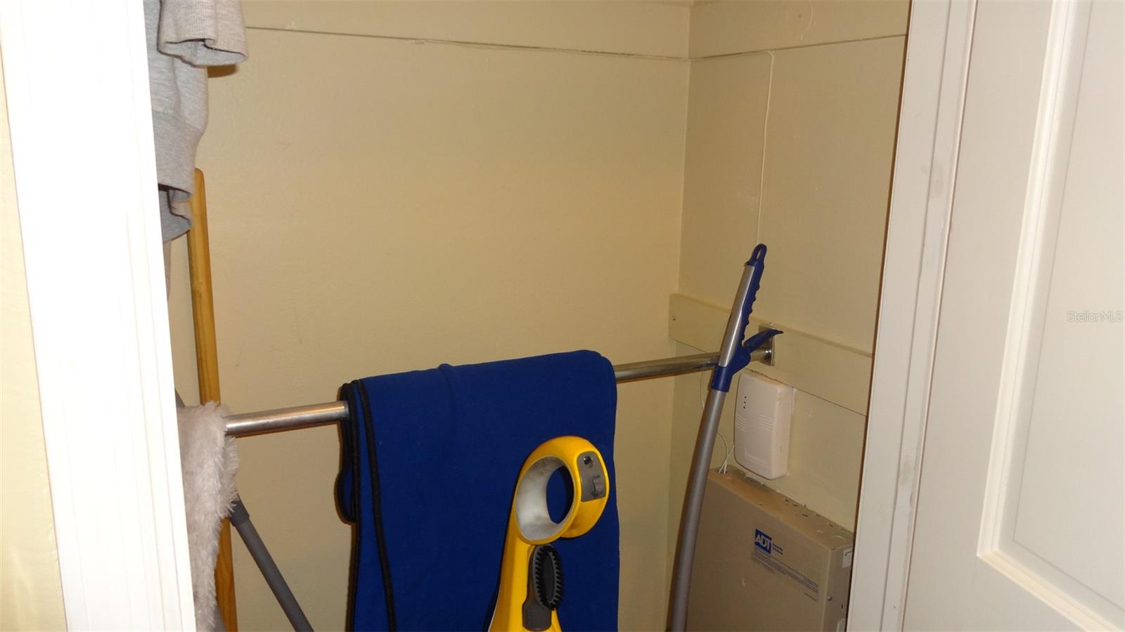 Image 12 of 61 For 1144 Delaney Avenue 1144