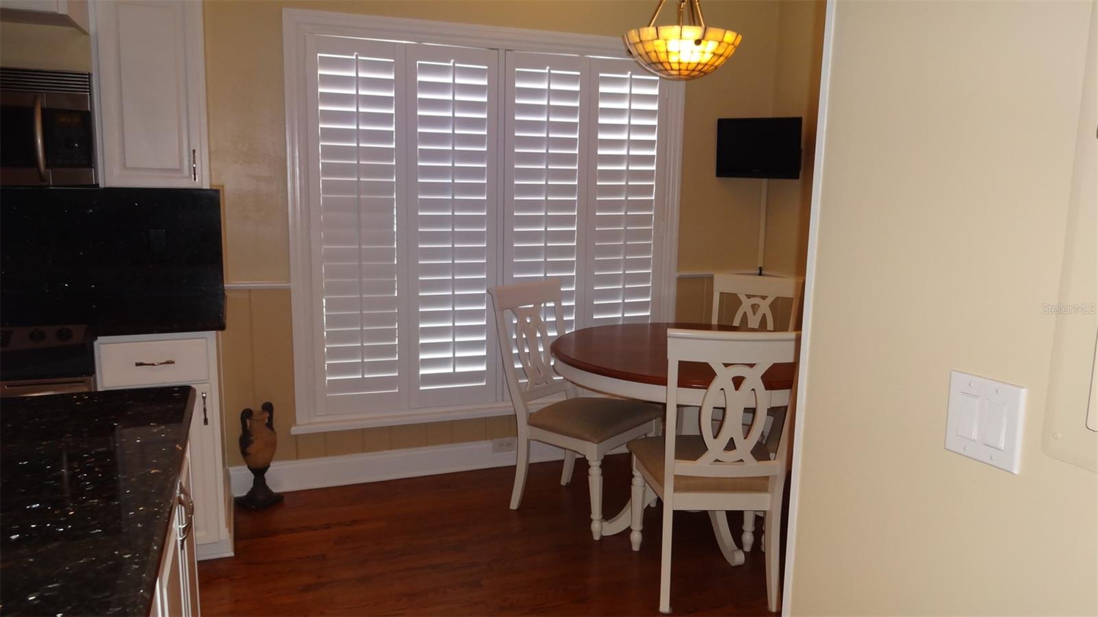 Image 13 of 61 For 1144 Delaney Avenue 1144