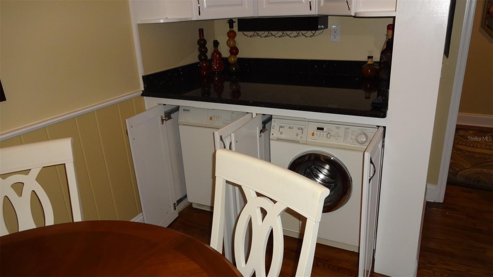 Image 21 of 61 For 1144 Delaney Avenue 1144