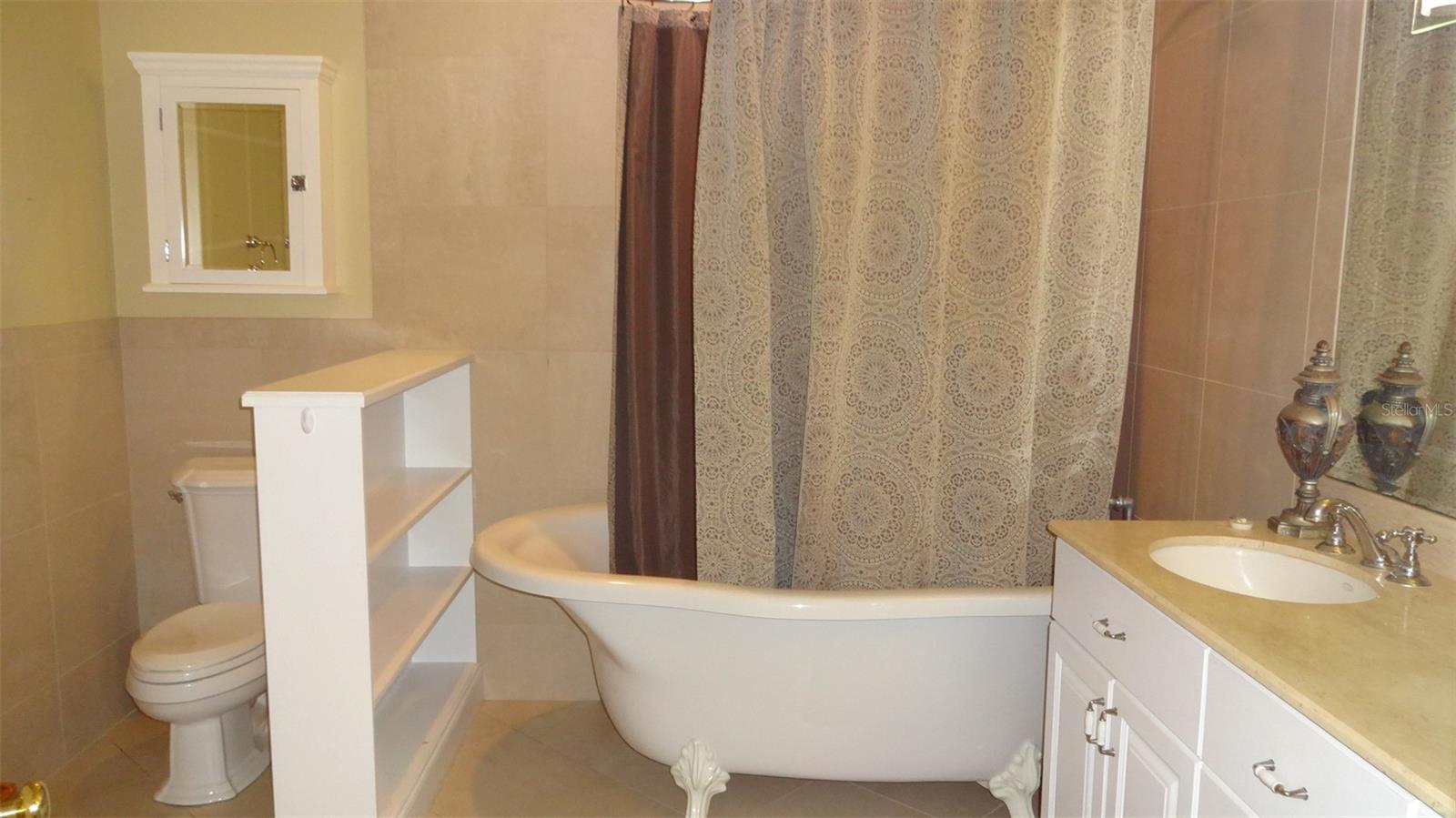 Image 5 of 61 For 1144 Delaney Avenue 1144