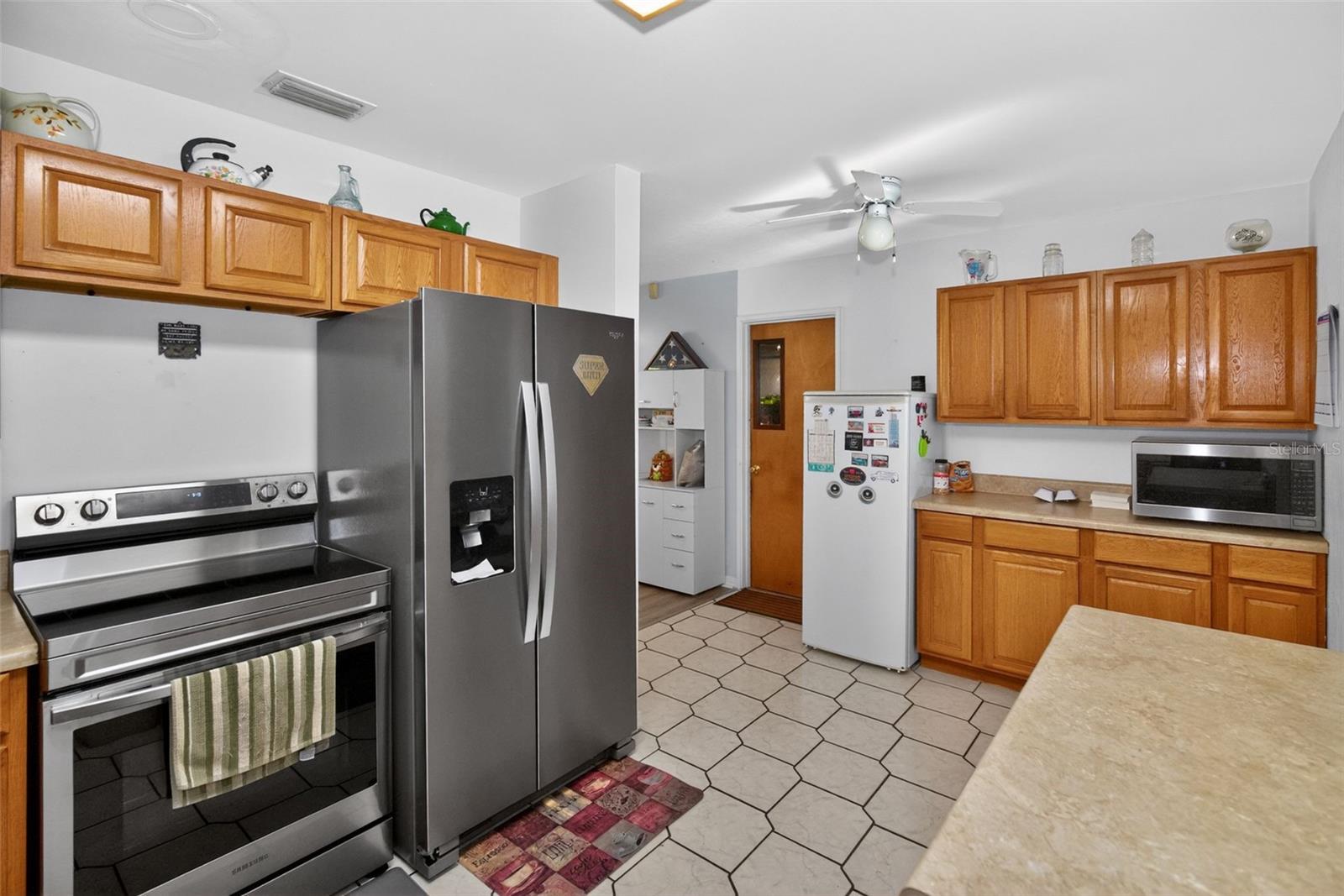 Image 13 of 34 For 10223 Armenia Avenue