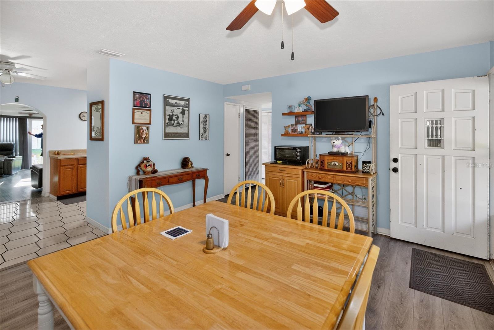 Image 15 of 34 For 10223 Armenia Avenue