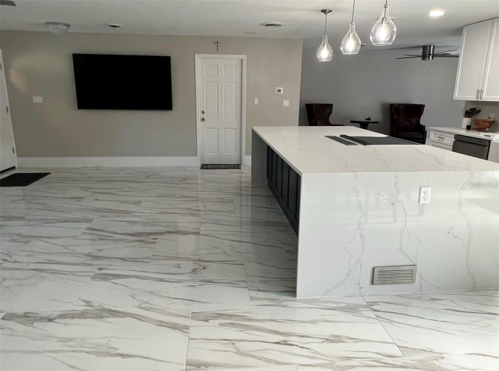 Image 7 of 14 For 1420 Lyndale Boulevard