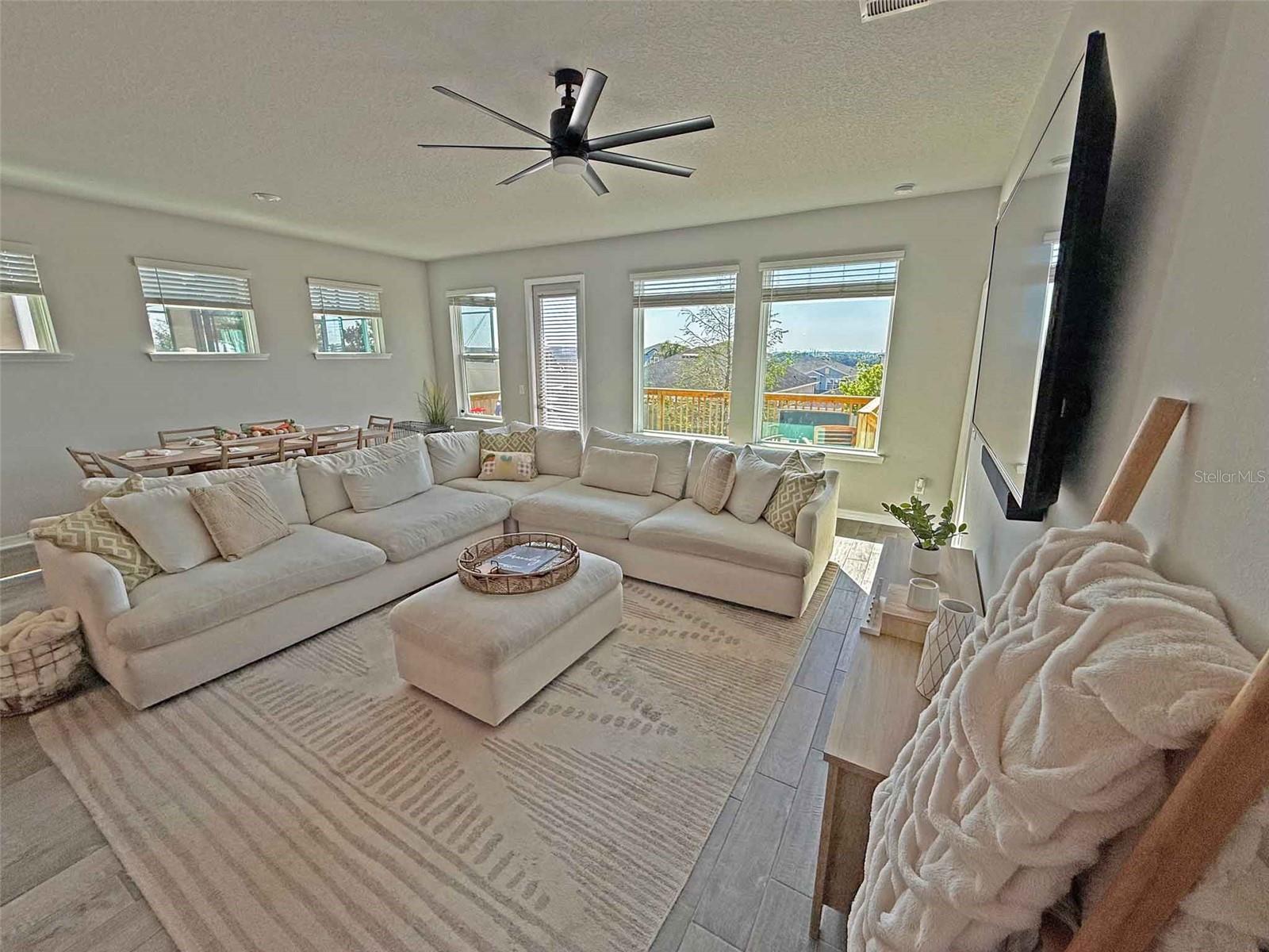 Image 6 of 38 For 13329 Magnolia Valley Drive