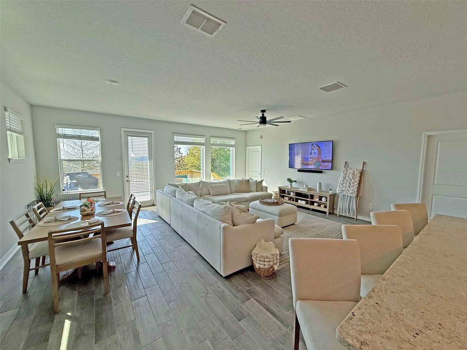 Image 7 of 38 For 13329 Magnolia Valley Drive