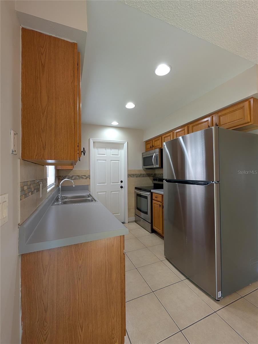 Image 4 of 11 For 1909 Lauren Beth Avenue