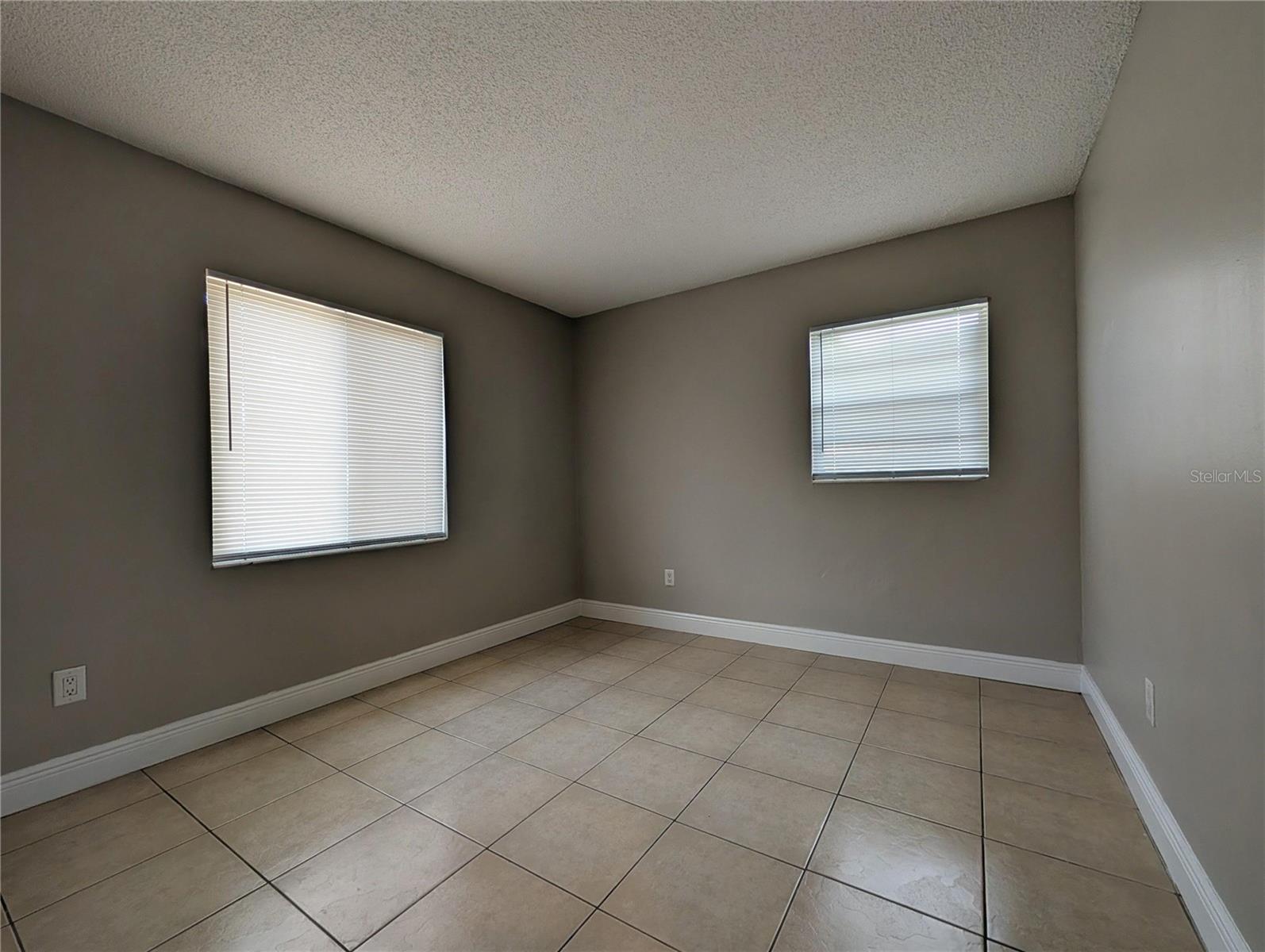 Image 8 of 11 For 1909 Lauren Beth Avenue