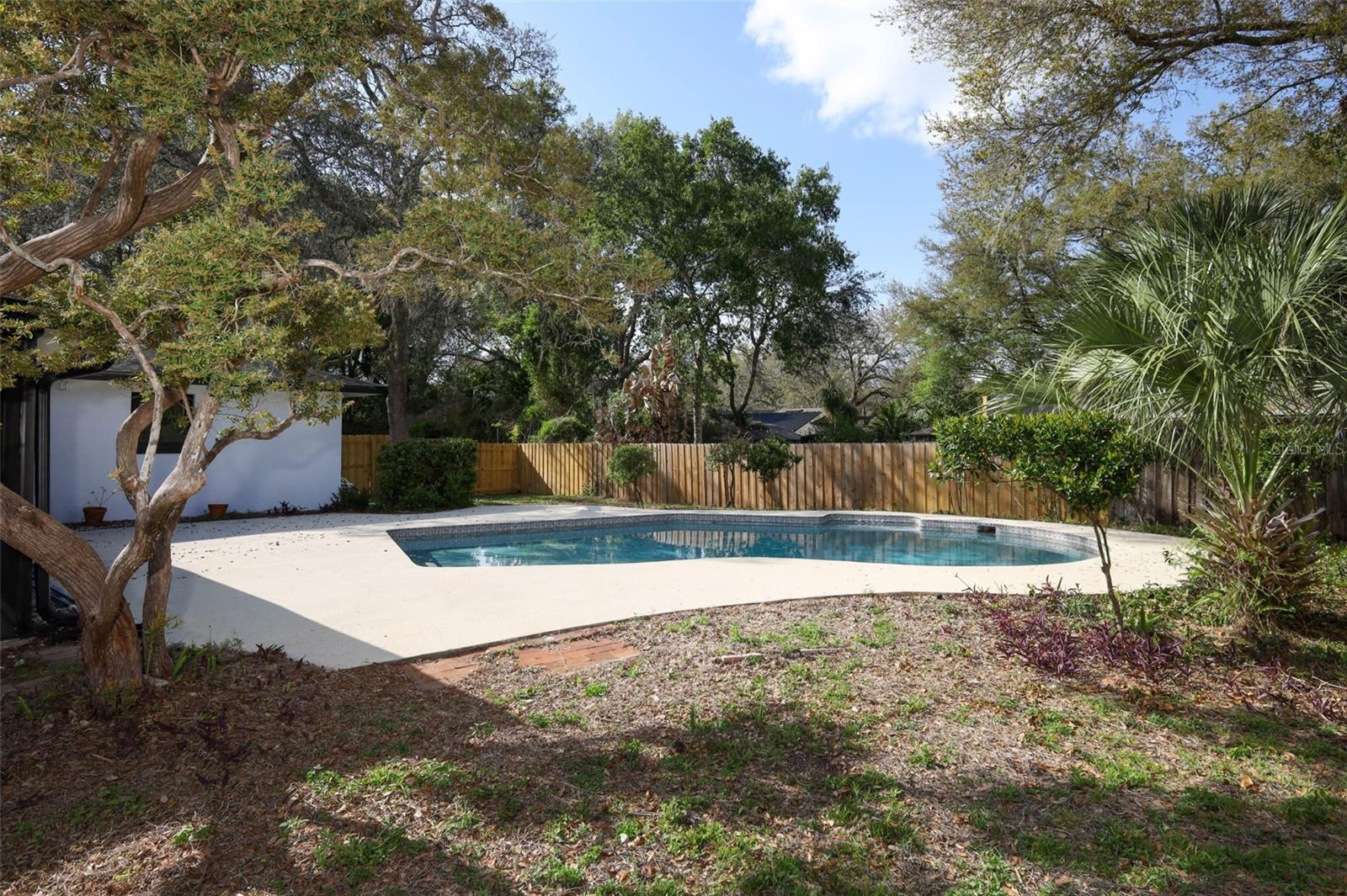 Image 23 of 40 For 302 Timbercove Circle