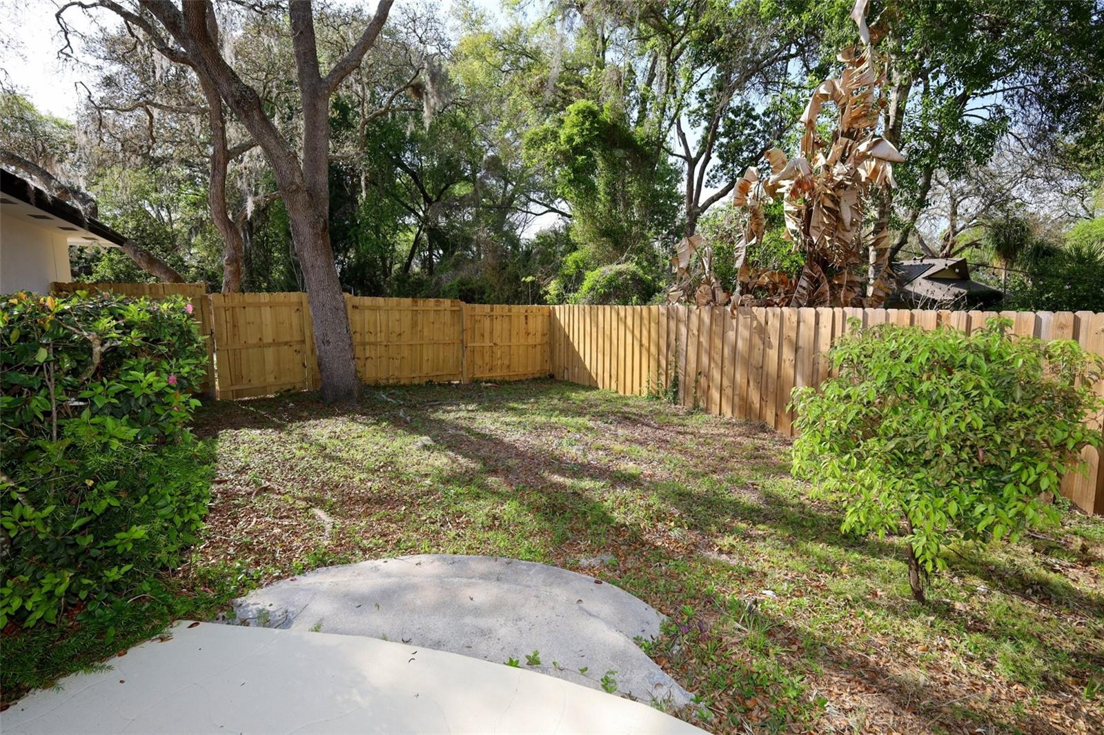 Image 24 of 40 For 302 Timbercove Circle