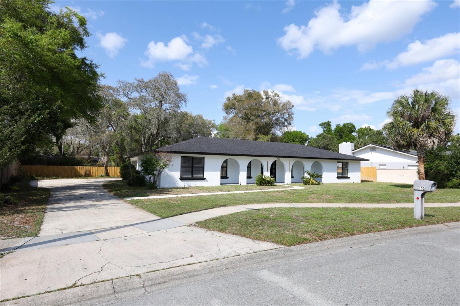 Image 3 of 40 For 302 Timbercove Circle