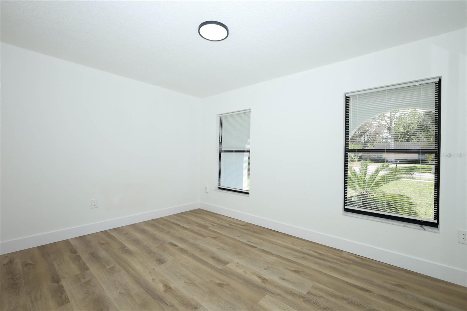 Image 37 of 40 For 302 Timbercove Circle