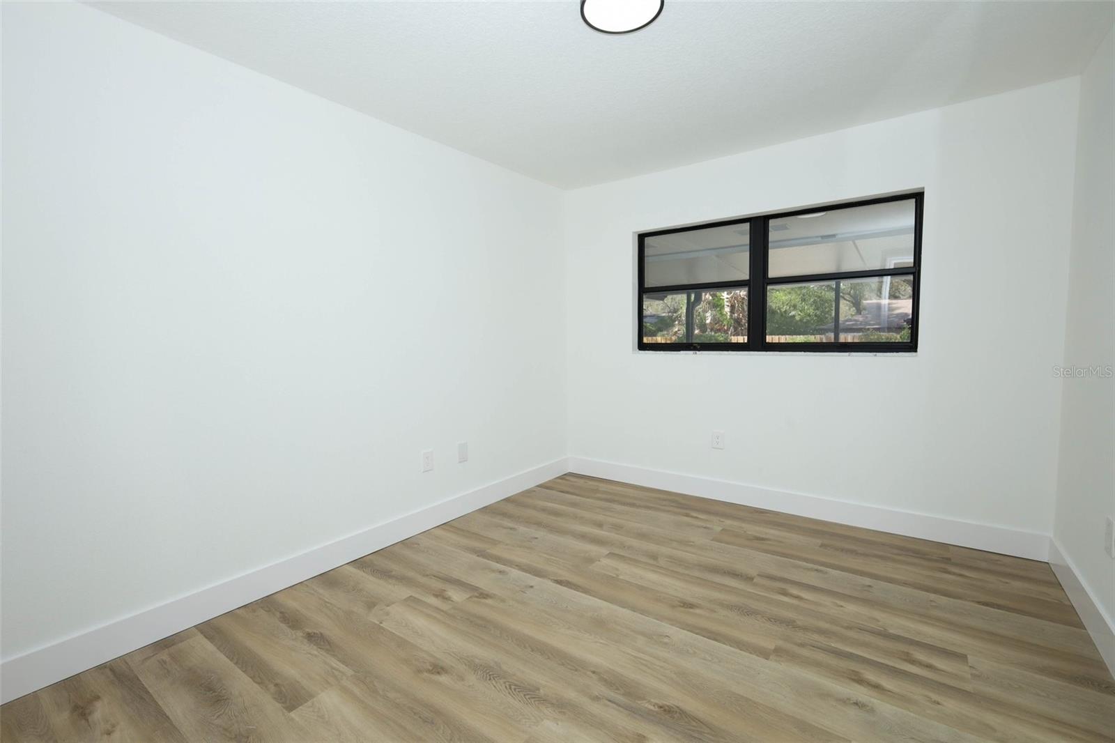 Image 38 of 40 For 302 Timbercove Circle