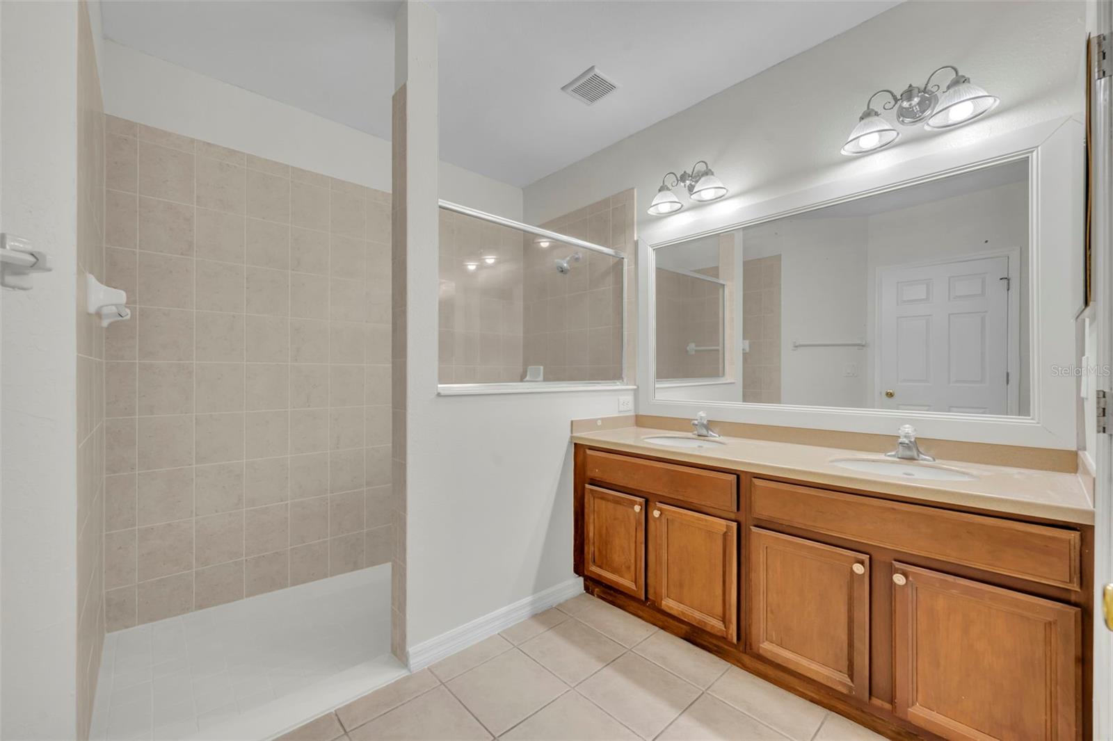 Image 20 of 28 For 9435 Myrtle Creek Lane 307