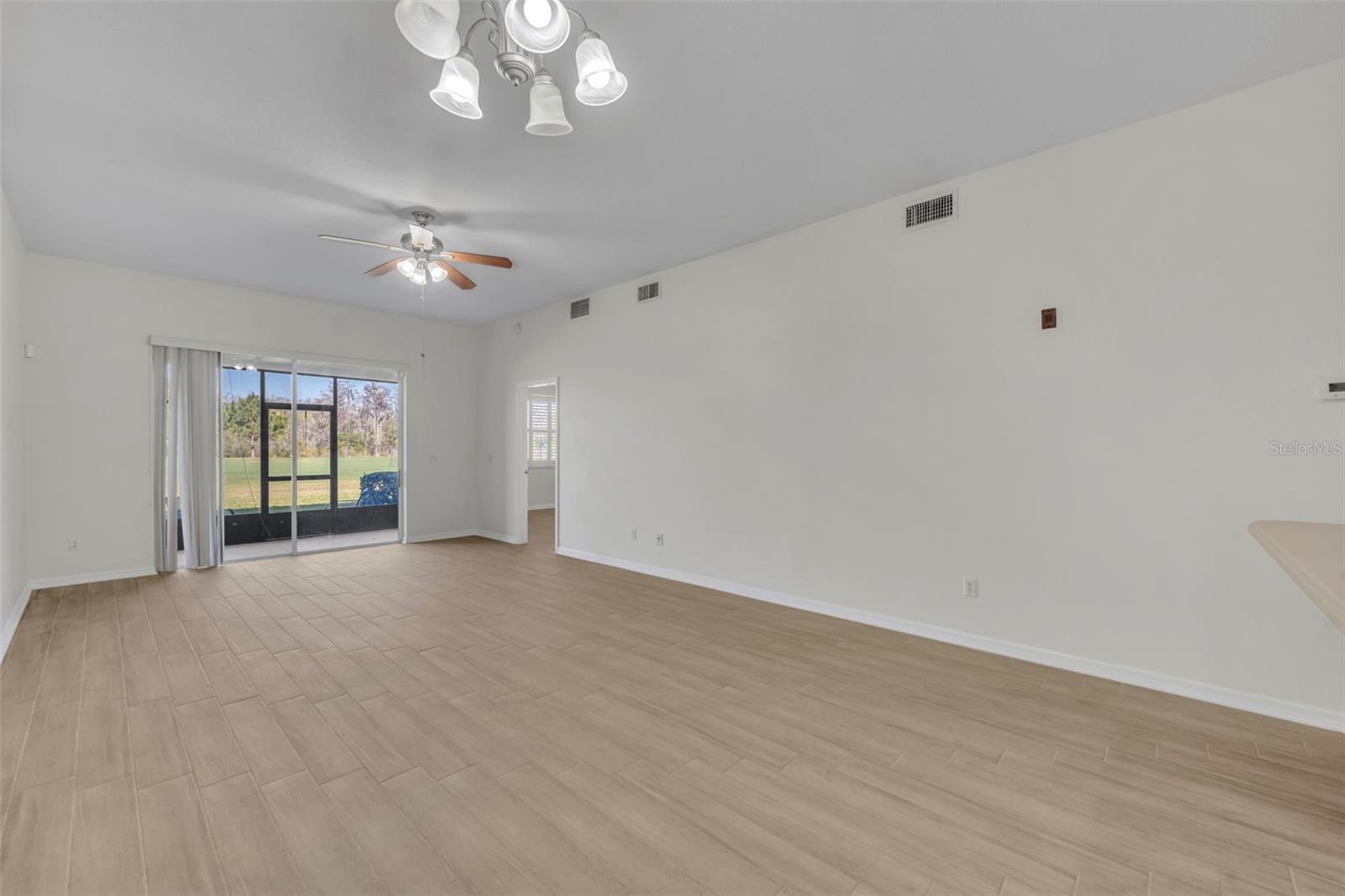 Image 9 of 28 For 9435 Myrtle Creek Lane 307