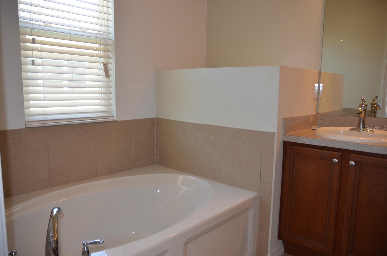 Image 12 of 15 For 213 Silverglen Lane