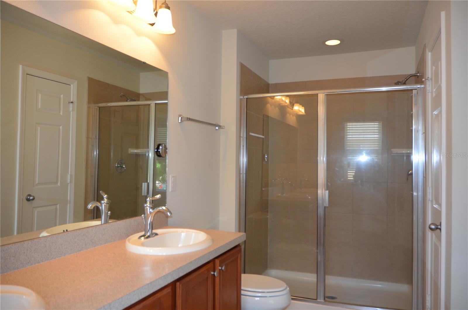 Image 13 of 15 For 213 Silverglen Lane