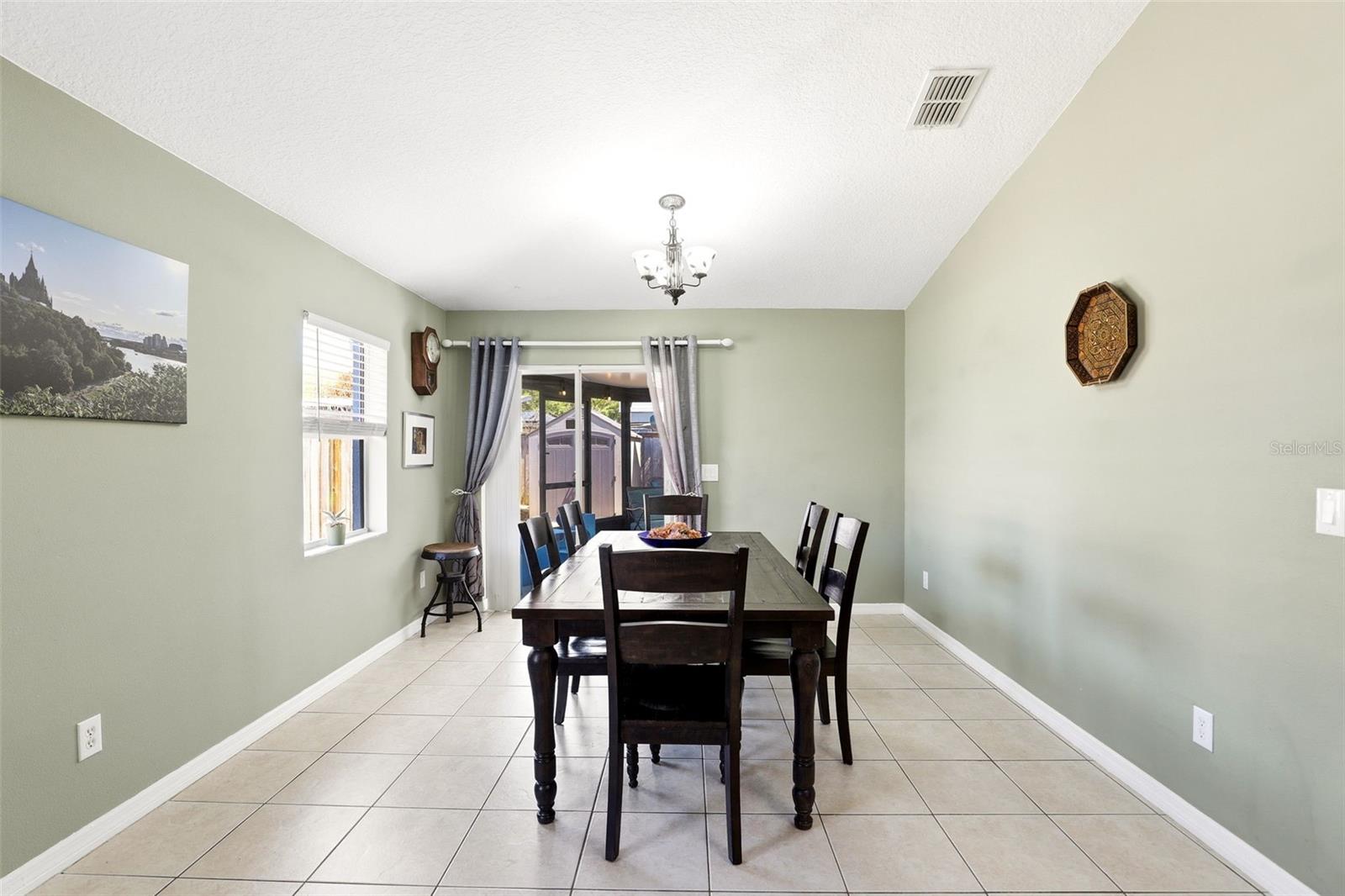 Image 15 of 35 For 1907 Gadsen Boulevard