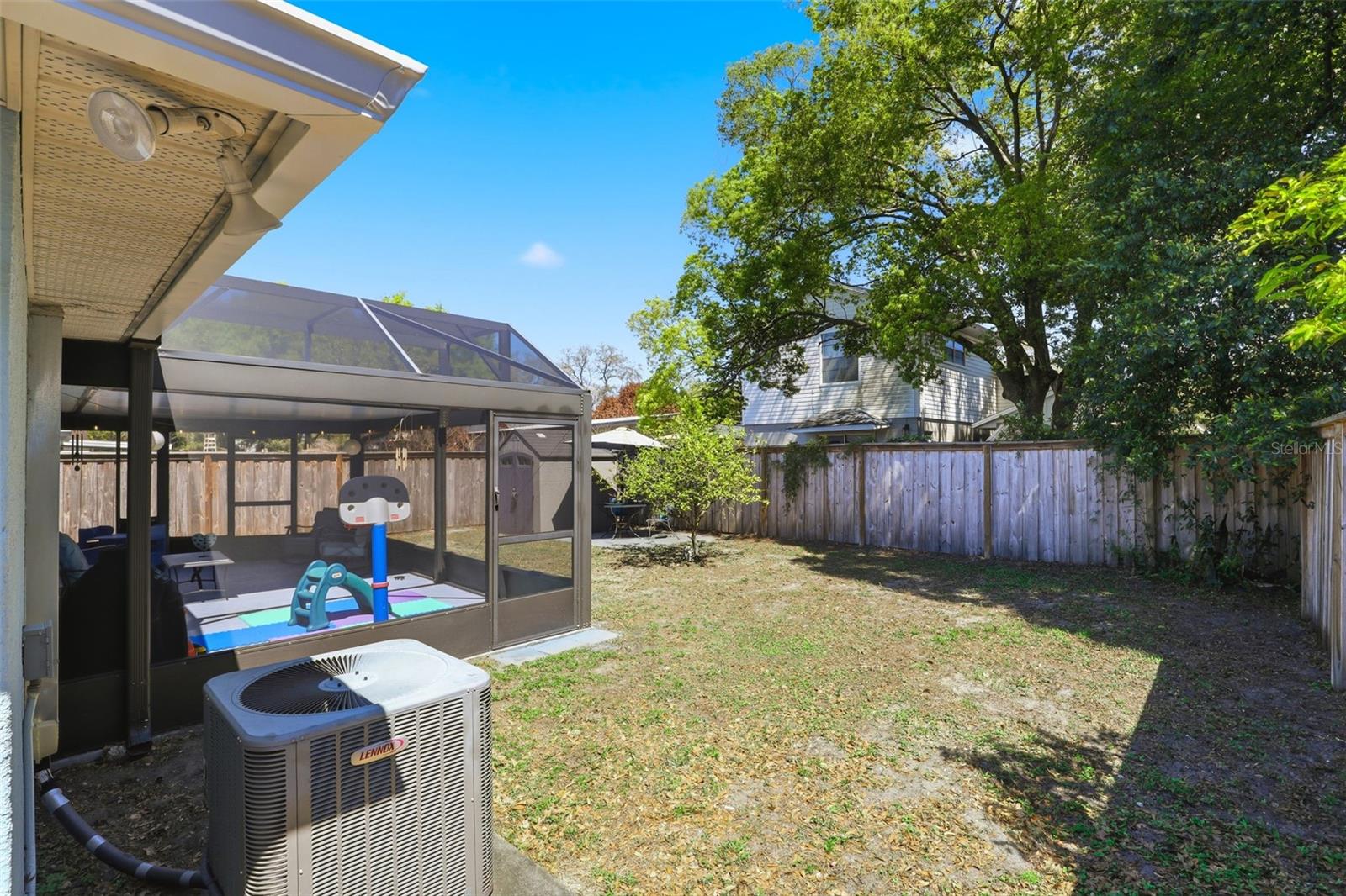 Image 30 of 35 For 1907 Gadsen Boulevard