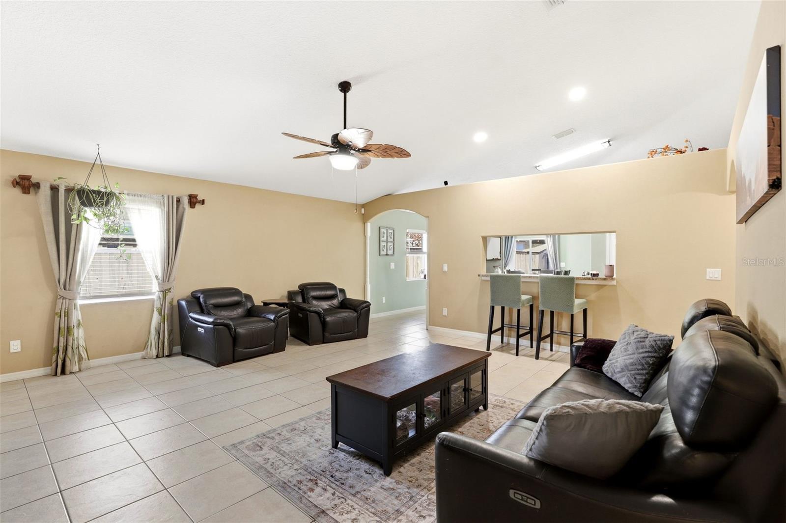 Image 6 of 35 For 1907 Gadsen Boulevard