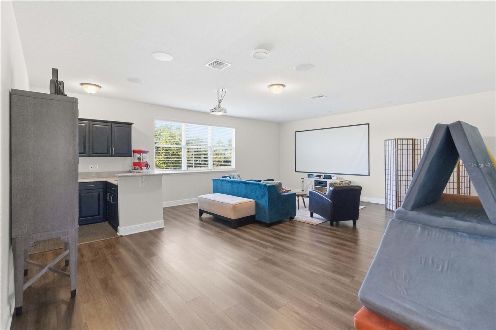 Image 25 of 57 For 6012 Roseate Spoonbill Drive