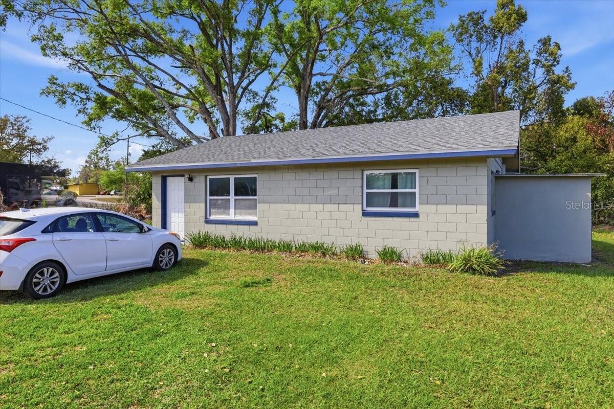 Image 2 of 71 For 454 Lakeport Cove