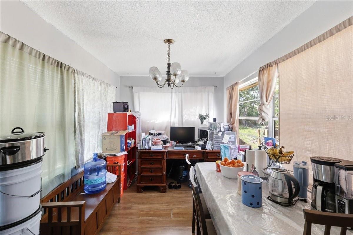 Image 22 of 71 For 454 Lakeport Cove