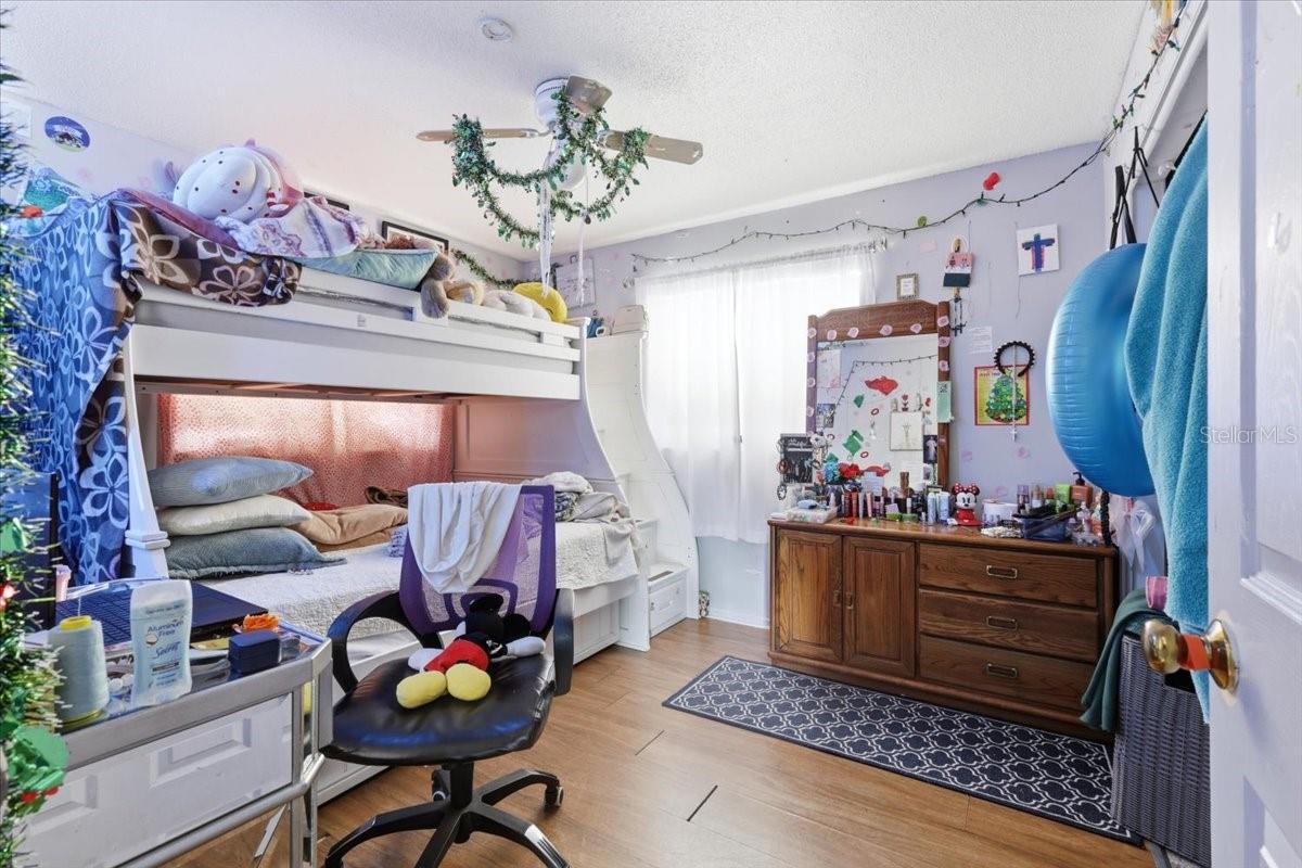 Image 24 of 71 For 454 Lakeport Cove