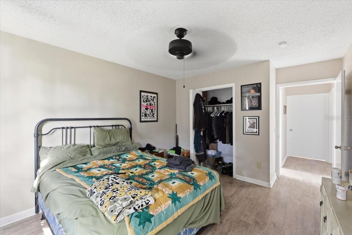 Image 35 of 71 For 454 Lakeport Cove