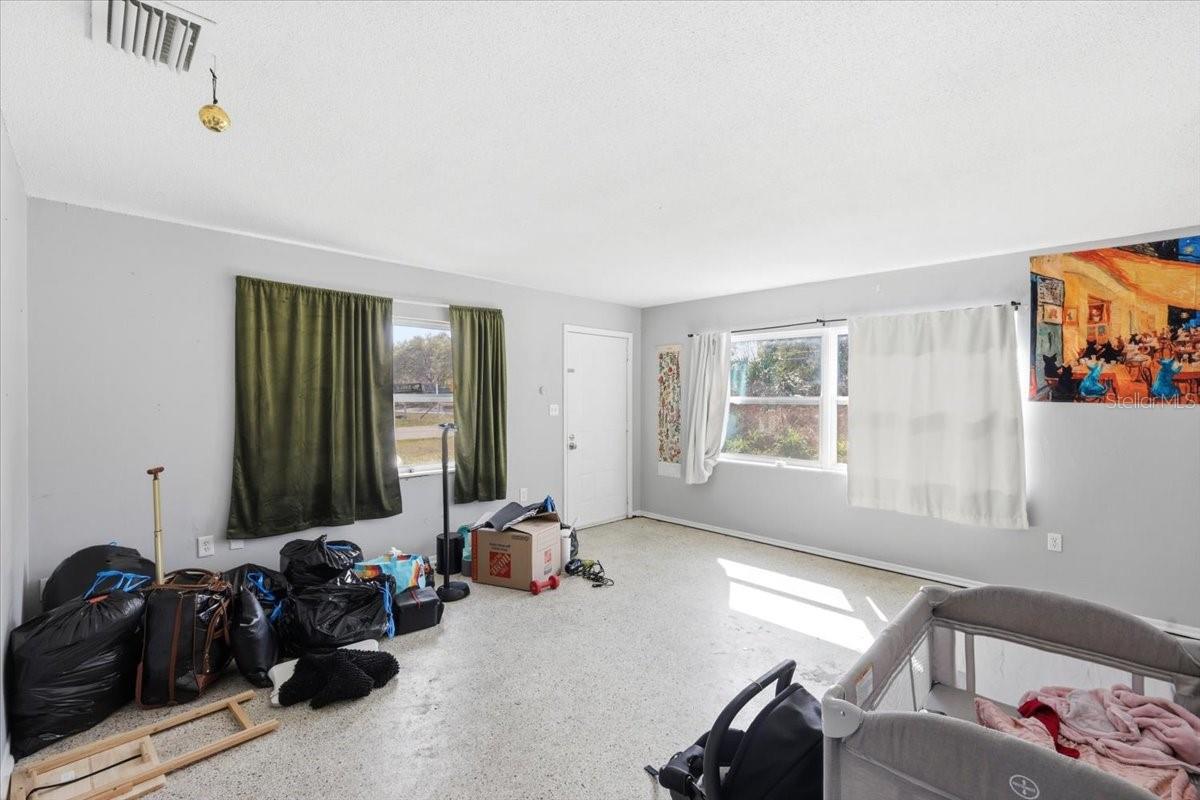 Image 5 of 71 For 454 Lakeport Cove