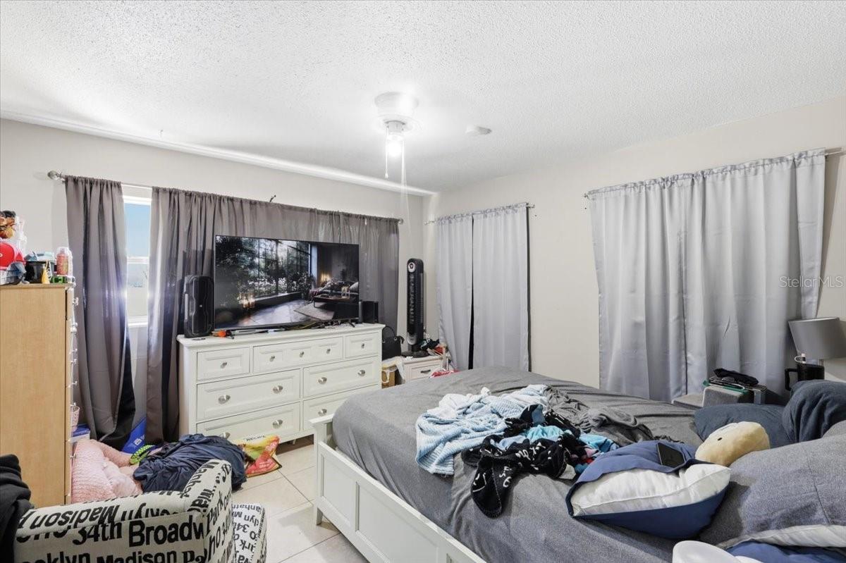 Image 50 of 71 For 454 Lakeport Cove