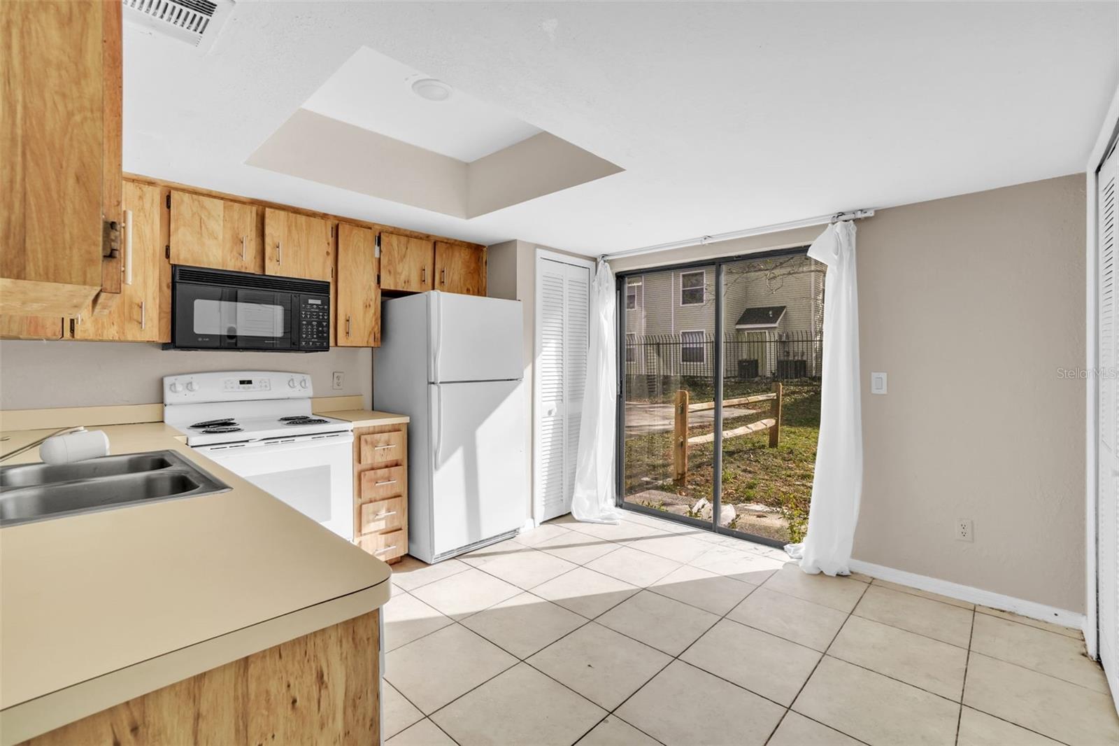 Image 8 of 23 For 12064 Tift Circle