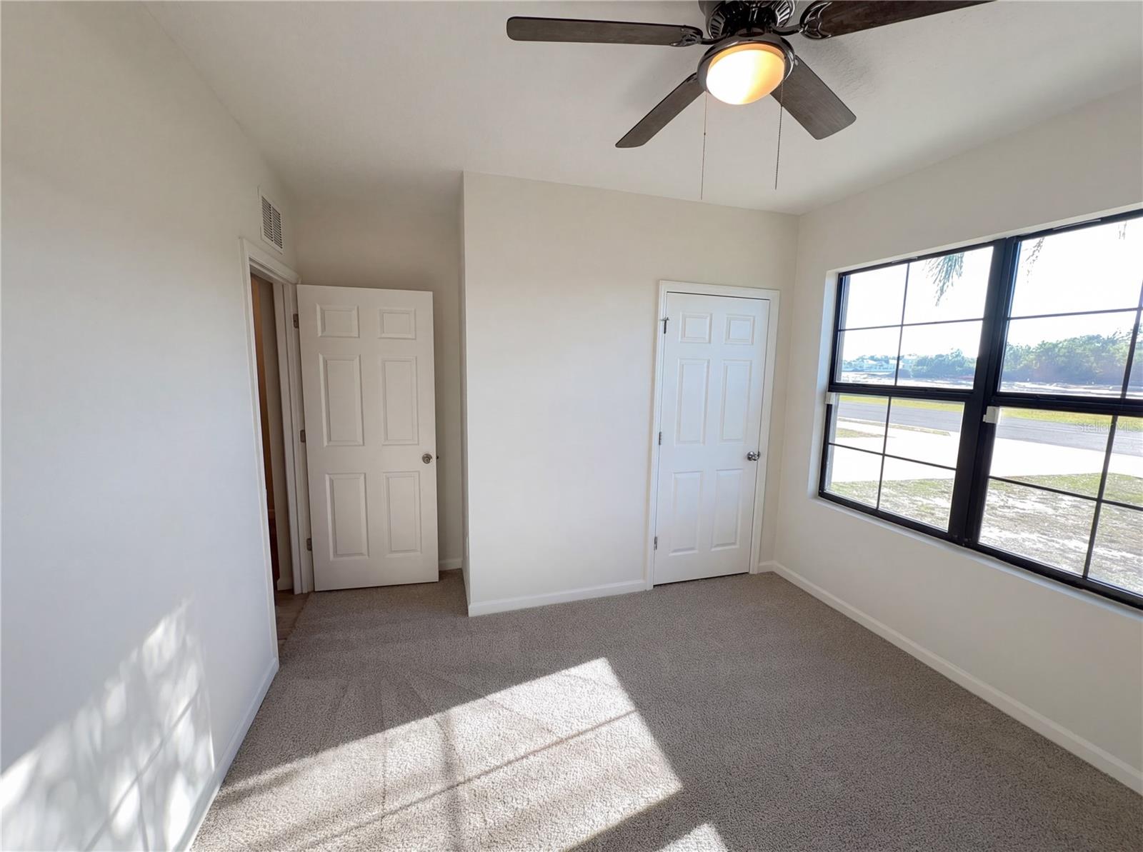 Image 16 of 34 For 3452 Indian River Parkway