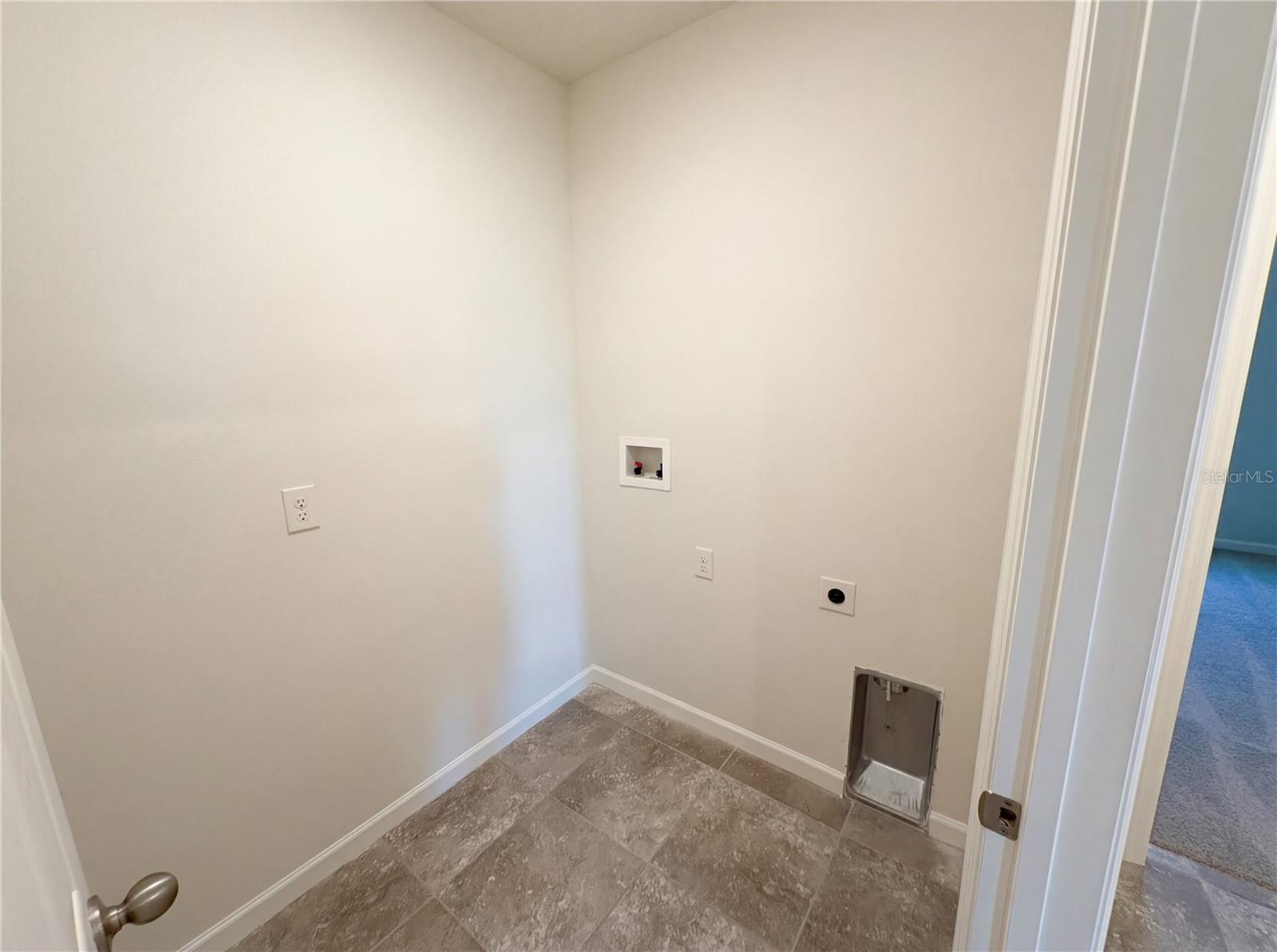 Image 21 of 34 For 3452 Indian River Parkway