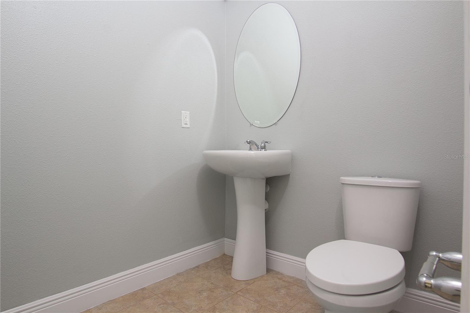 Image 14 of 44 For 8323 Lookout Pointe Drive